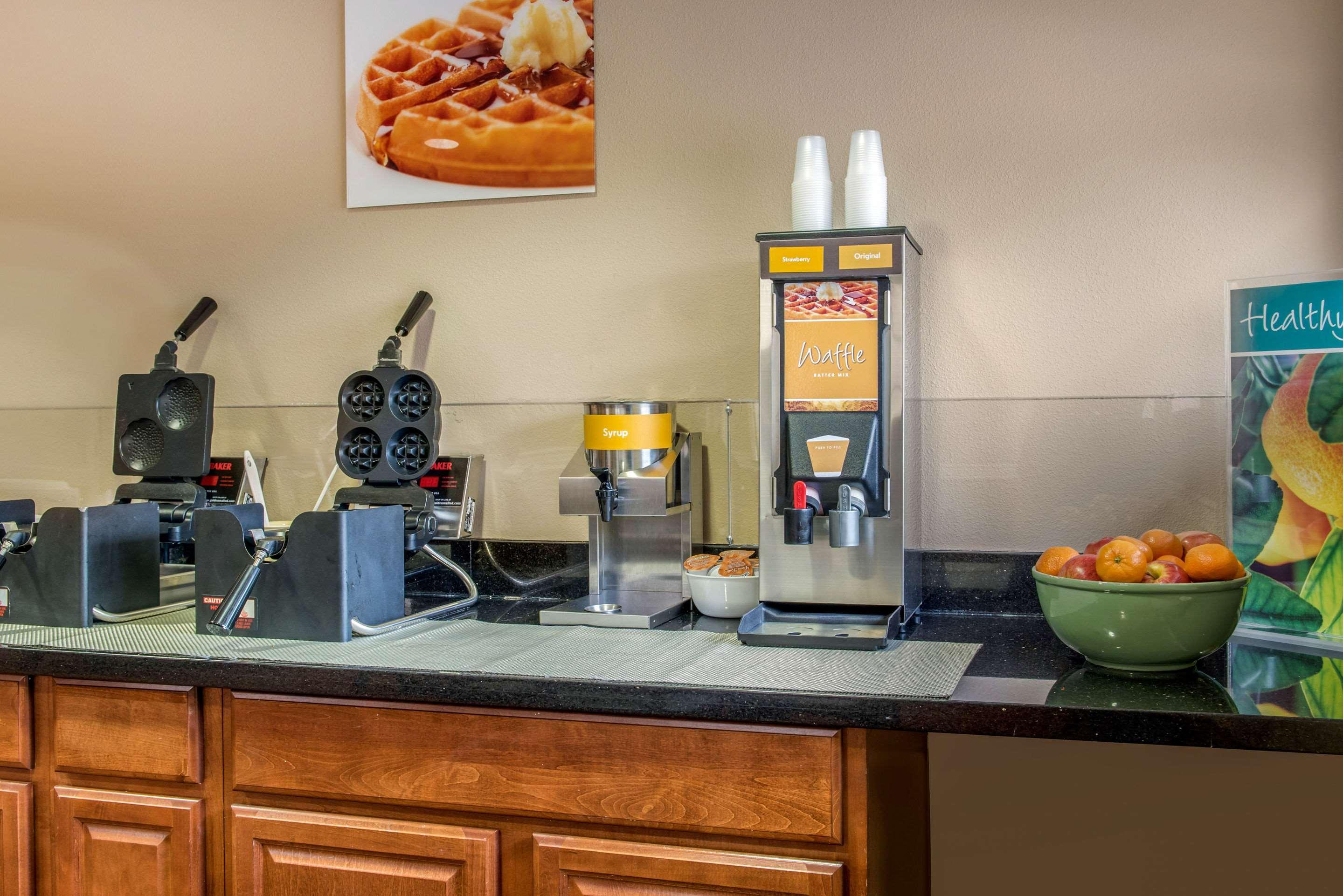 Quality Inn Bloomington Near University Экстерьер фото