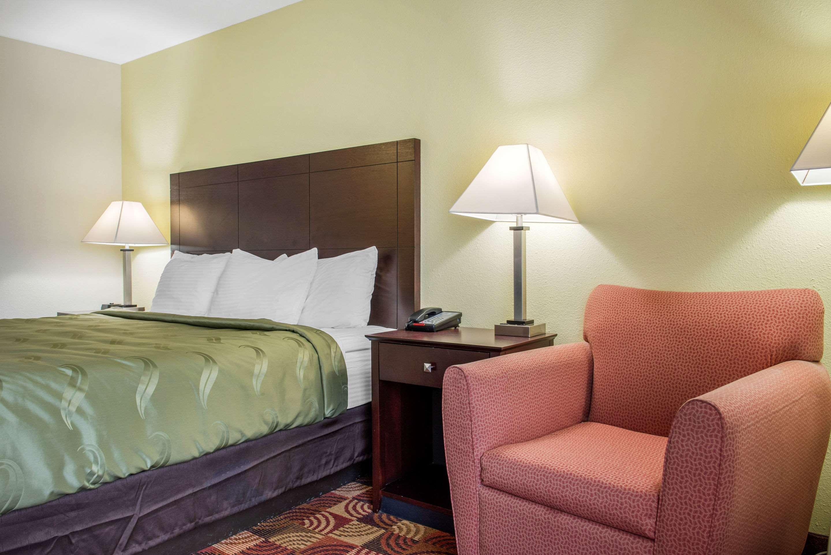 Quality Inn Bloomington Near University Экстерьер фото