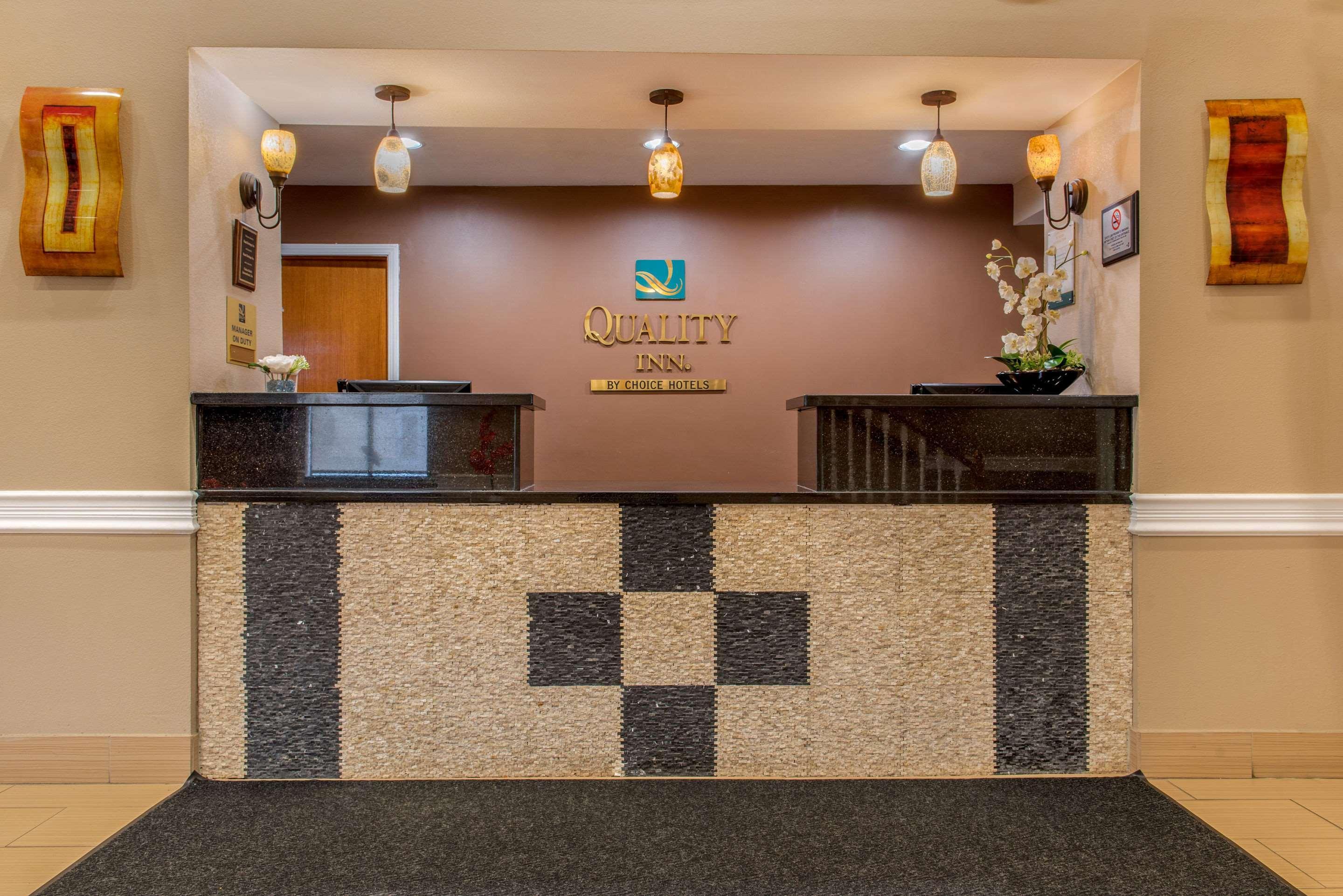 Quality Inn Bloomington Near University Экстерьер фото