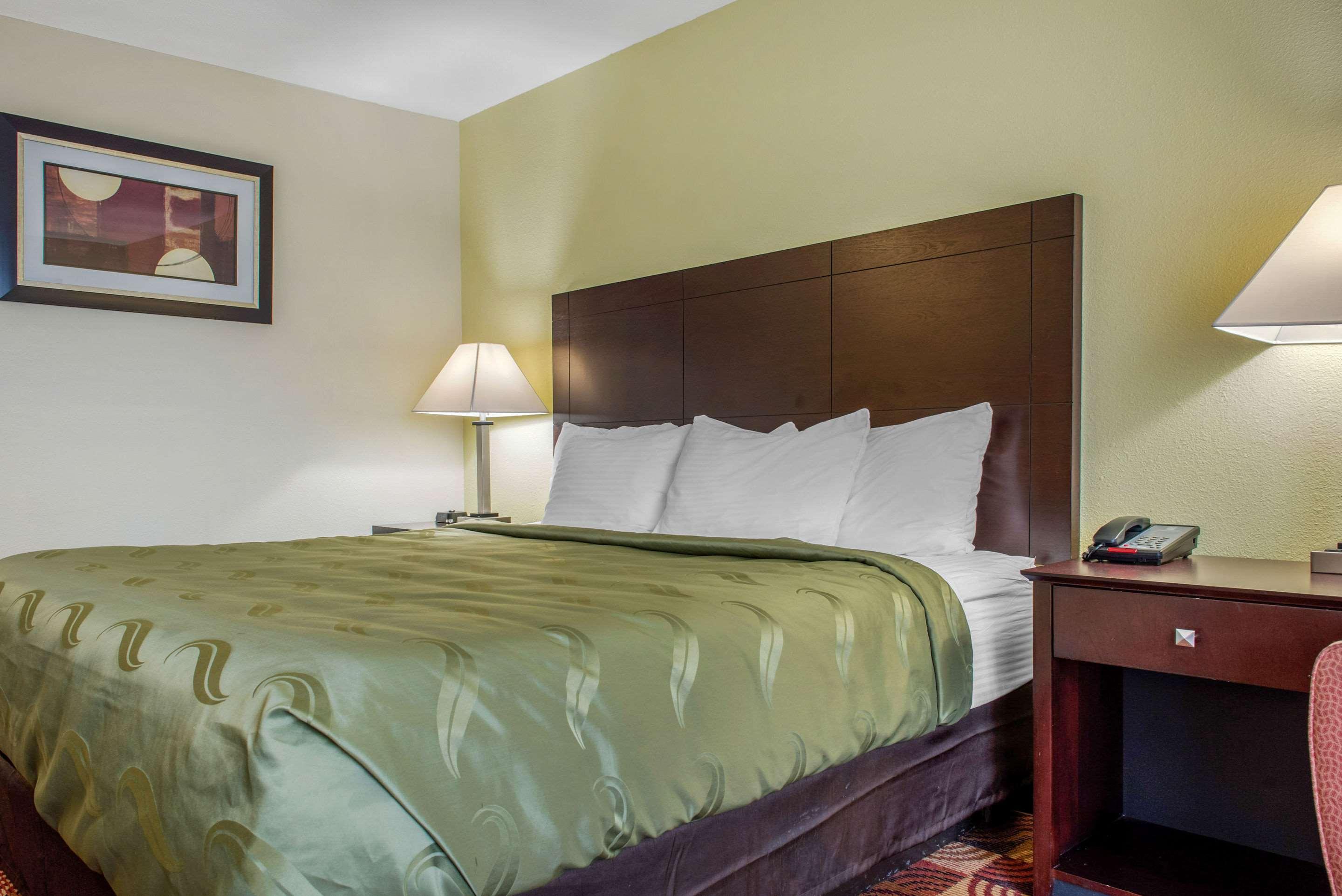 Quality Inn Bloomington Near University Экстерьер фото