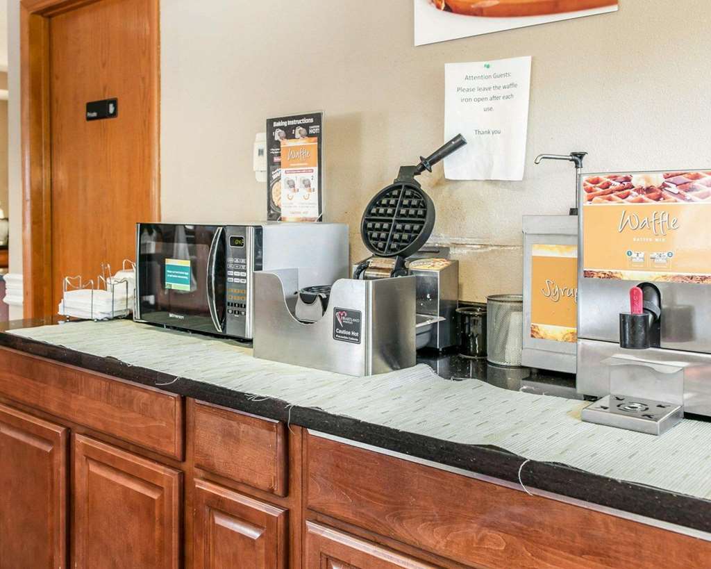 Quality Inn Bloomington Near University Ресторан фото