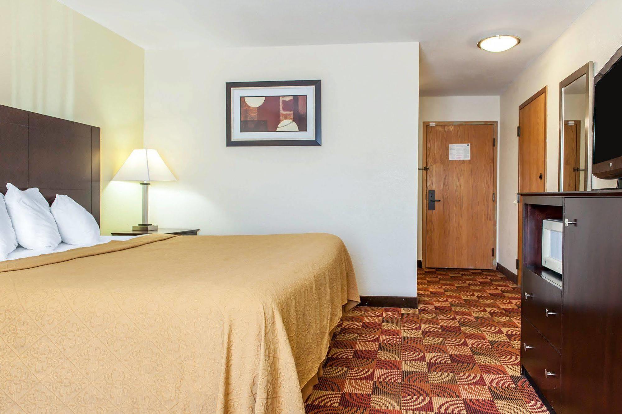 Quality Inn Bloomington Near University Экстерьер фото